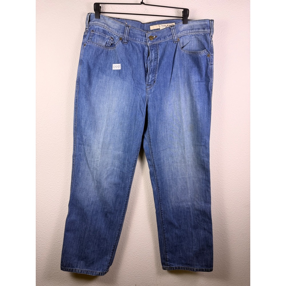 DKNY Jeans Mens 38x30 Medium Wash Straight Leg Embroidered Back Pocket Denim